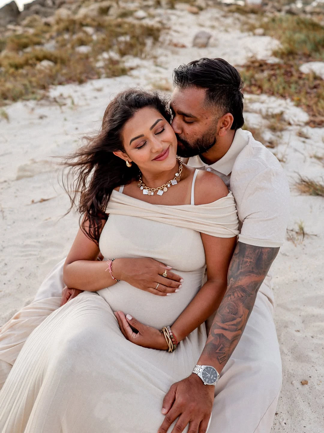pooja jhaveri Shares Baby Bump Photos