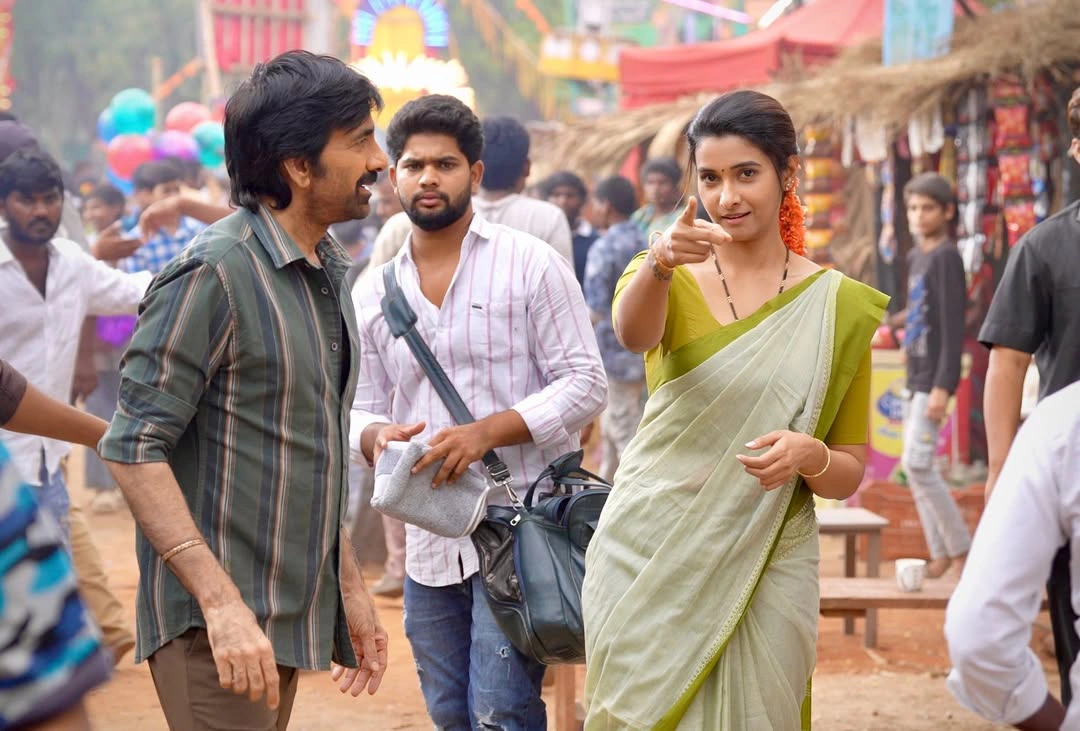 Priya Bhavani Shankar Shares Working Stills from Irumudi Sets