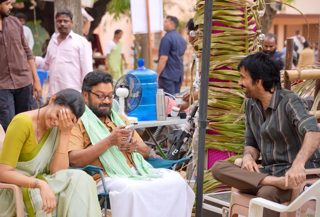 Priya Bhavani Shankar Shares Working Stills from Irumudi Sets