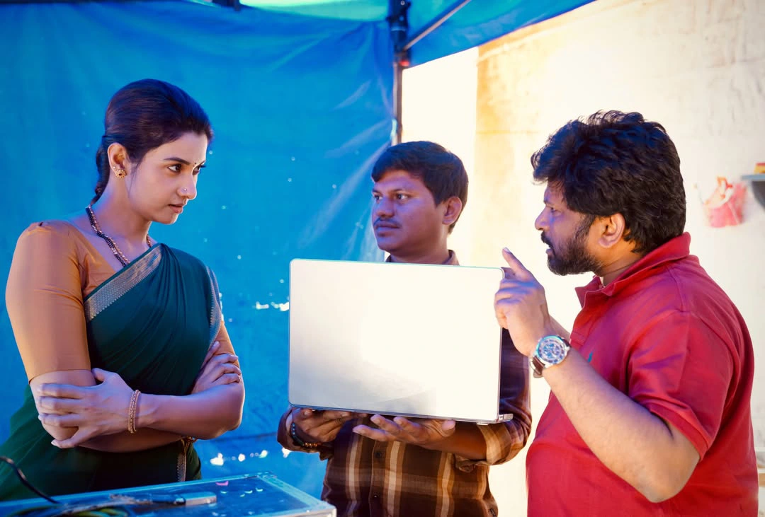 Priya Bhavani Shankar Shares Working Stills from Irumudi Sets
