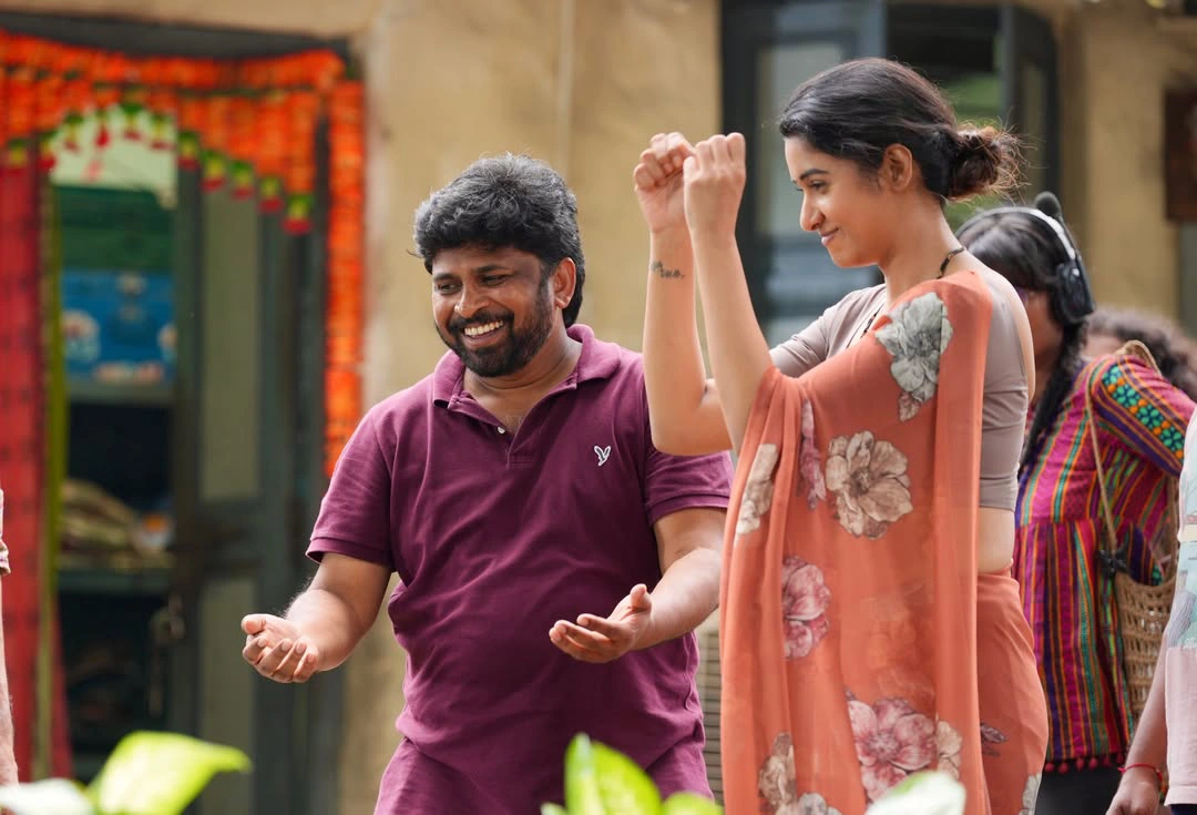Priya Bhavani Shankar Shares Working Stills from Irumudi Sets