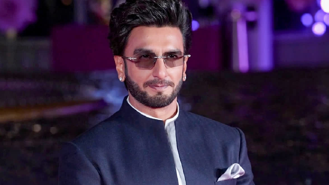 Ranveer Singh: చట్టపరమైన చర్యలకు సిద్ధం.. ఫిల్మ్‌ ఫెడరేషన్‌ కు లీగల్ నోటీసులు పంపించిన రణ్‌వీర్ సింగ్