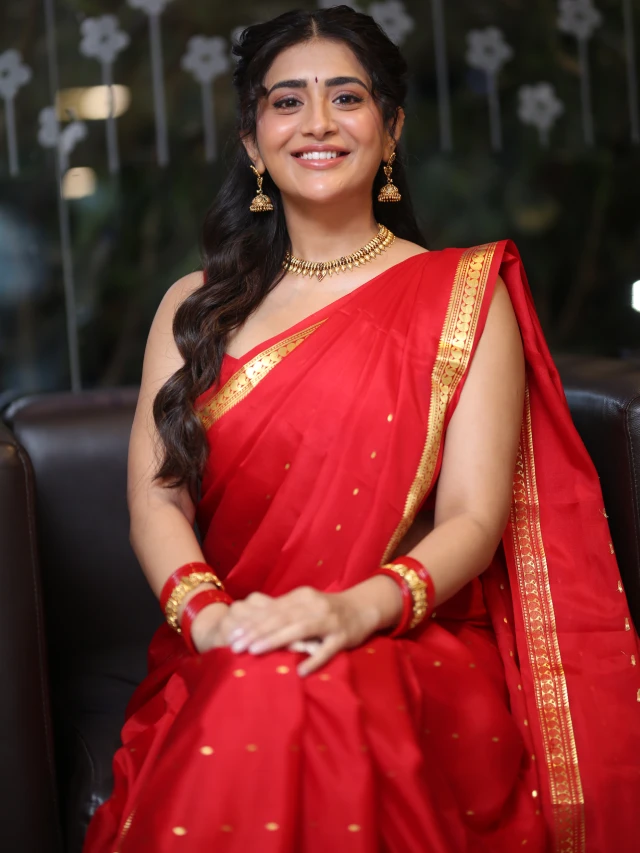 Rashi Singh Sizzling Looks in Red Saree