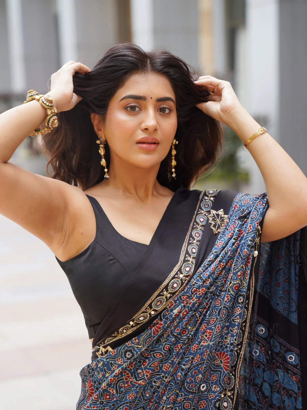 Rashi Singh Stunning Looks in Saree