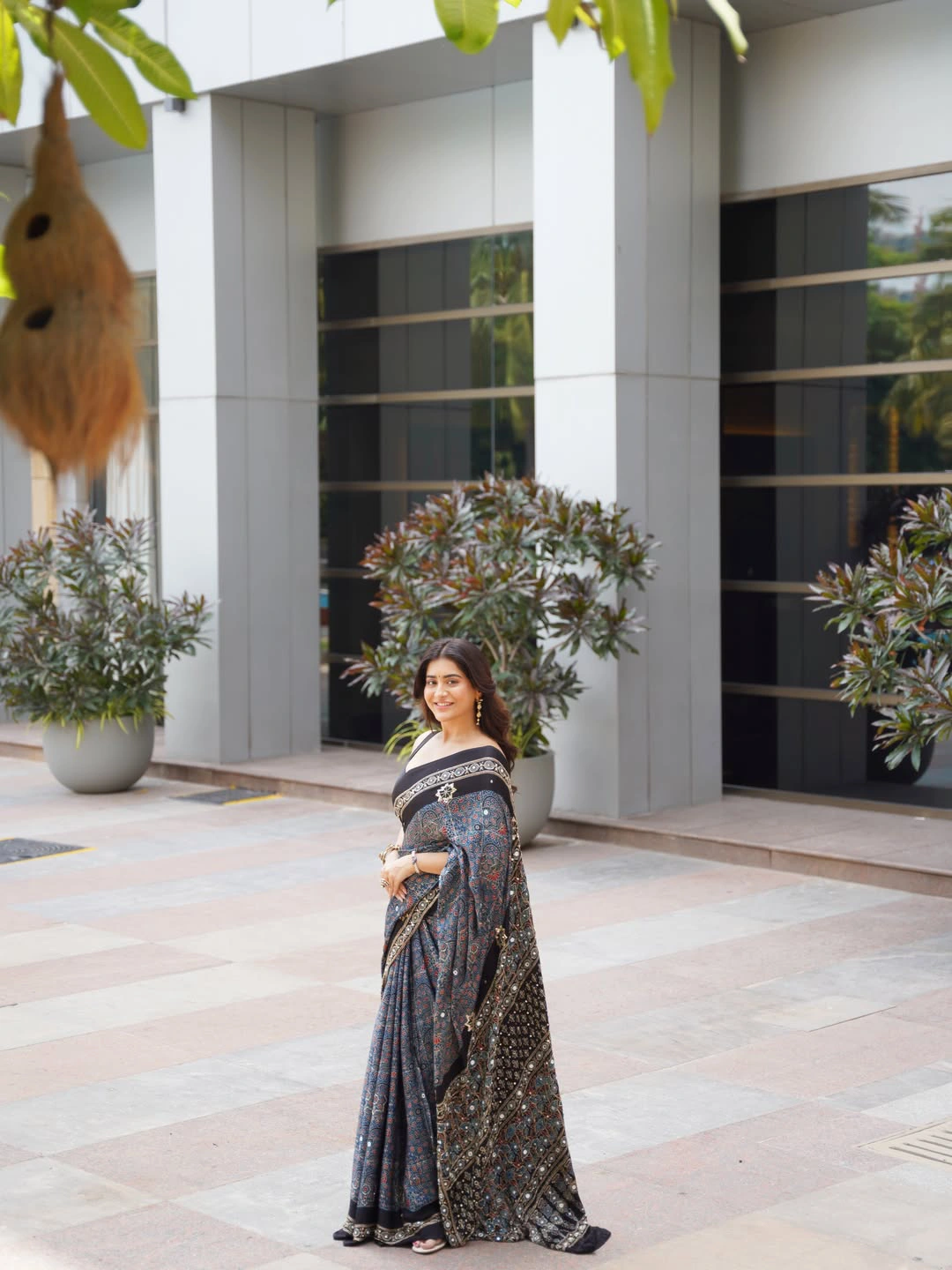 Rashi Singh Stunning Looks in Saree