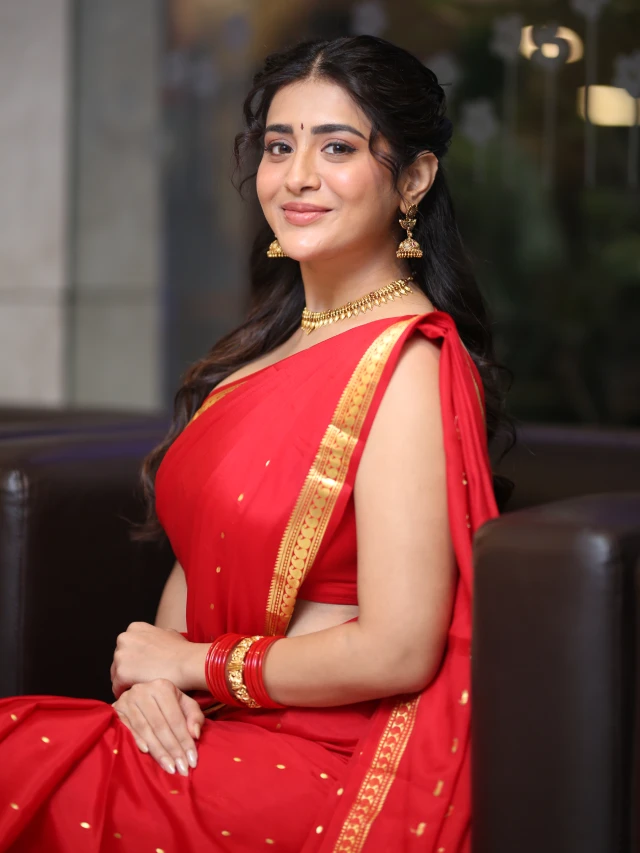 Rashi Singh Sizzling Looks in Red Saree