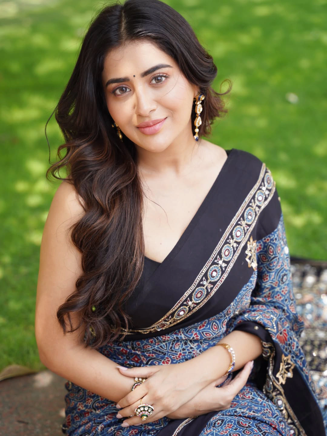 Rashi Singh Stunning Looks in Saree