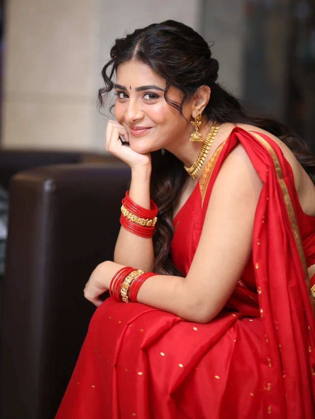 Rashi Singh Sizzling Looks in Red Saree