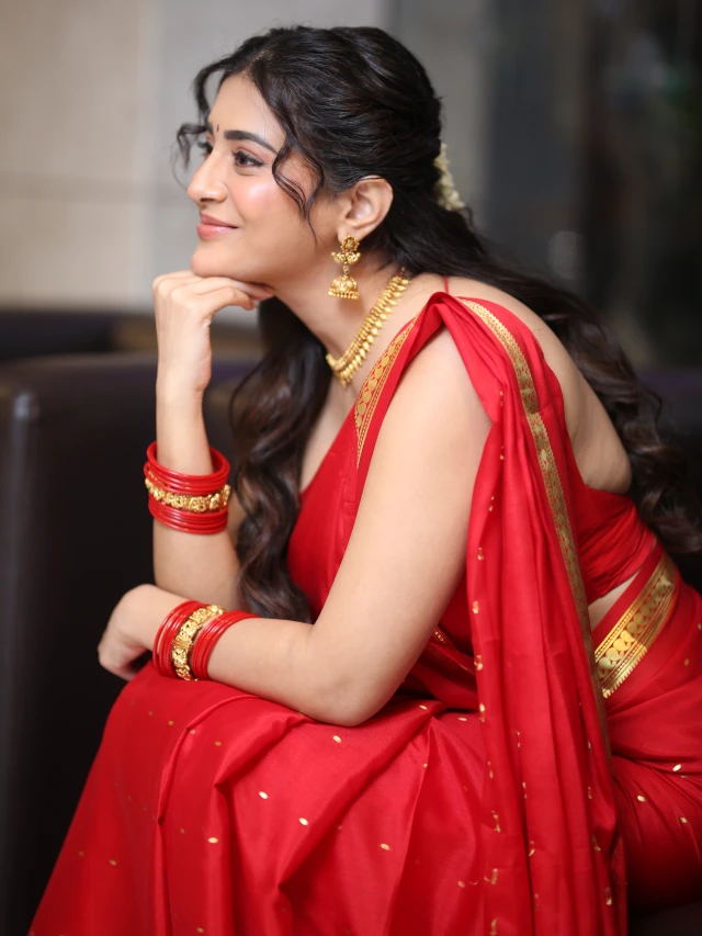 Rashi Singh Sizzling Looks in Red Saree