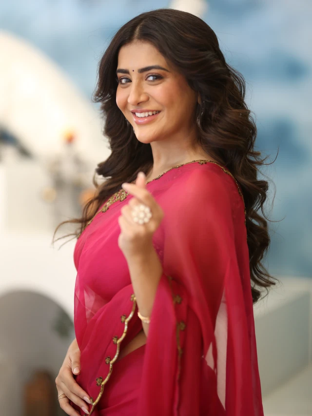 Rashi Singh Stunning Looks in saree