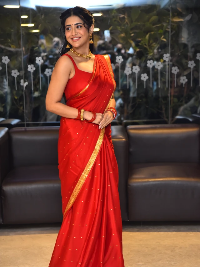 Rashi Singh Sizzling Looks in Red Saree