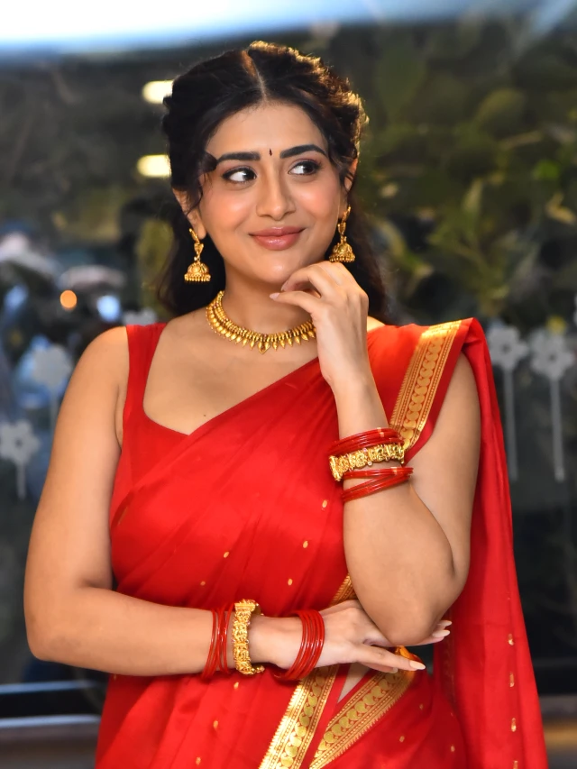 Rashi Singh Sizzling Looks in Red Saree