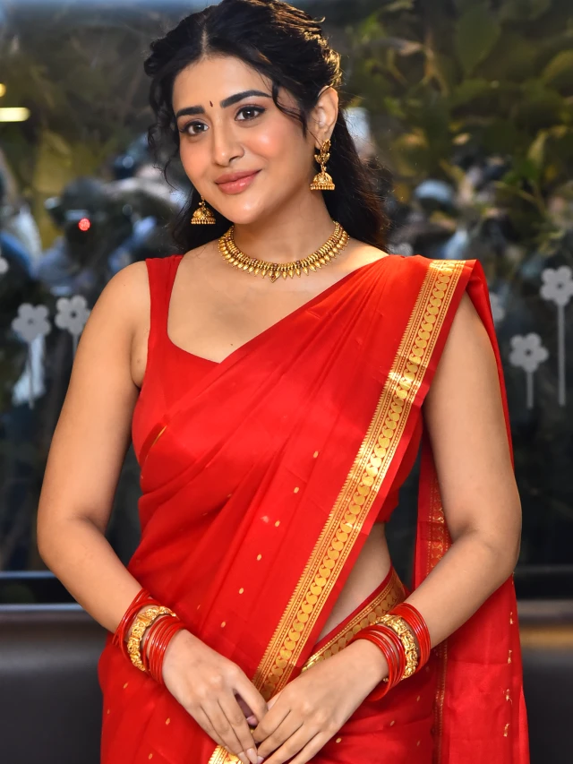 Rashi Singh Sizzling Looks in Red Saree