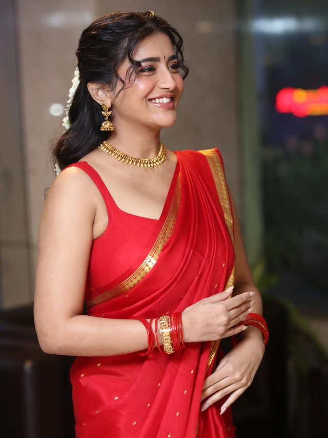 Rashi Singh Sizzling Looks in Red Saree