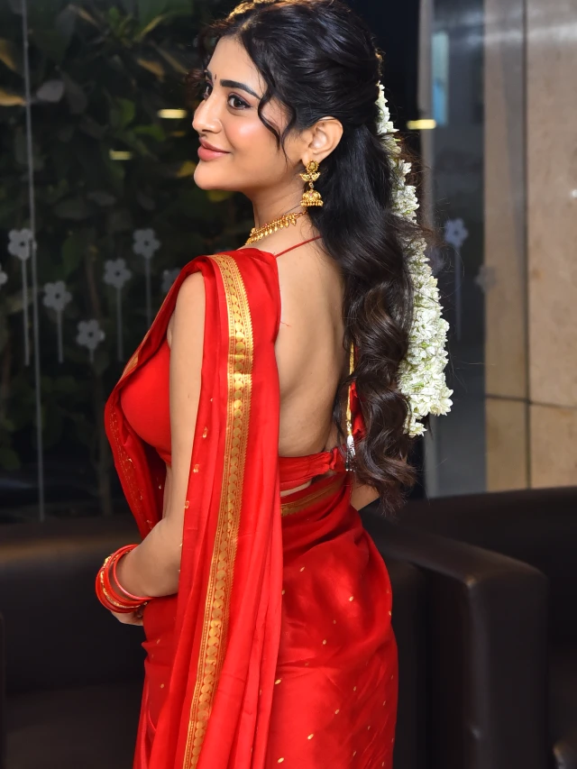 Rashi Singh Sizzling Looks in Red Saree