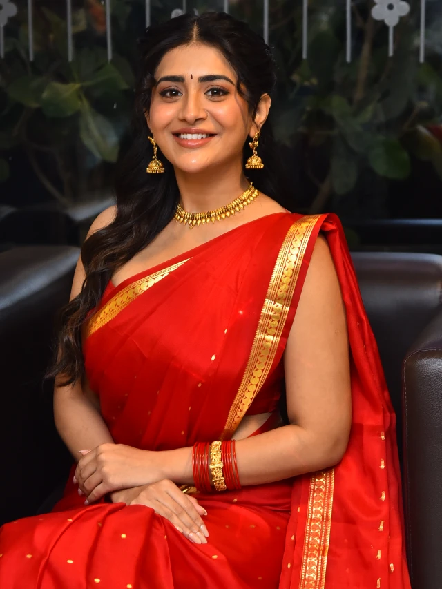 Rashi Singh Sizzling Looks in Red Saree