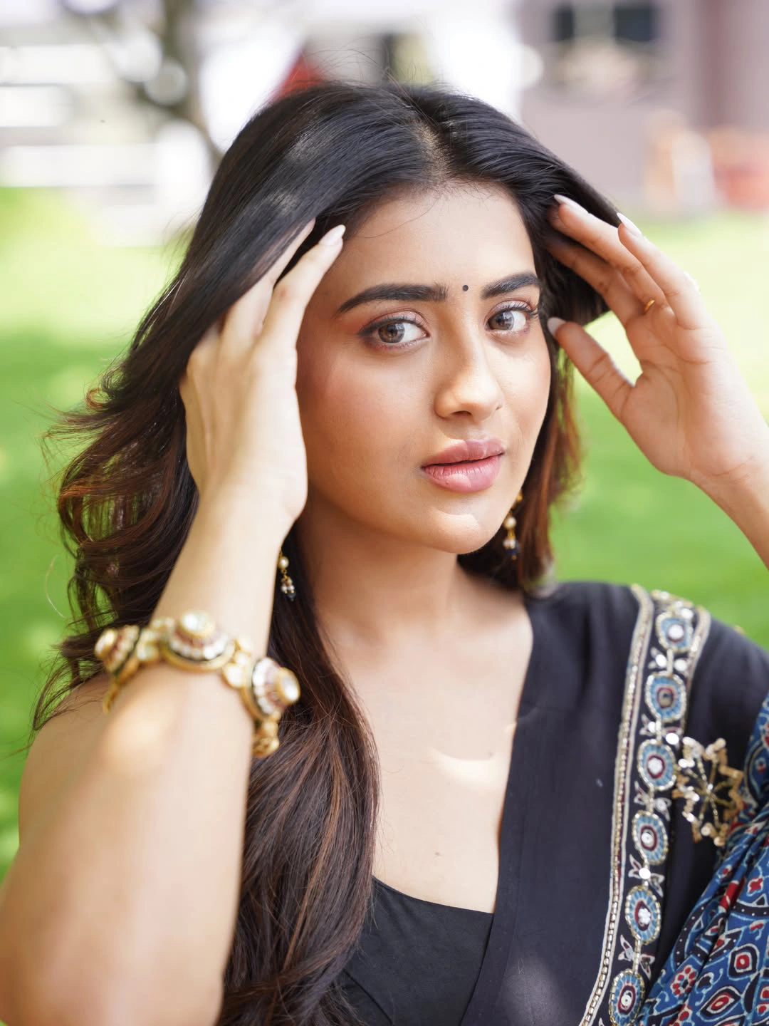 Rashi Singh Stunning Looks in Saree