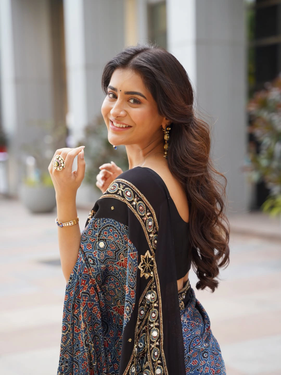 Rashi Singh Stunning Looks in Saree
