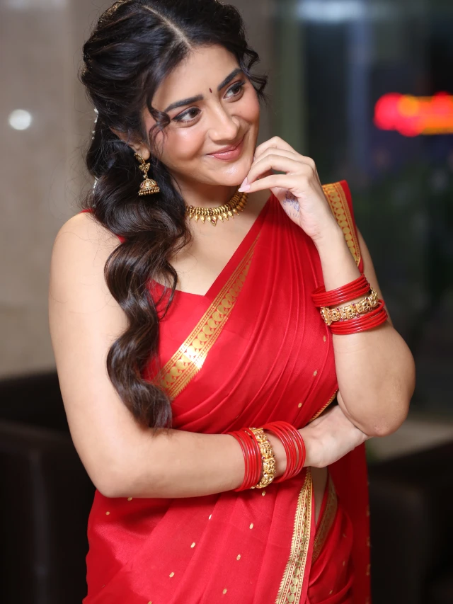 Rashi Singh Sizzling Looks in Red Saree