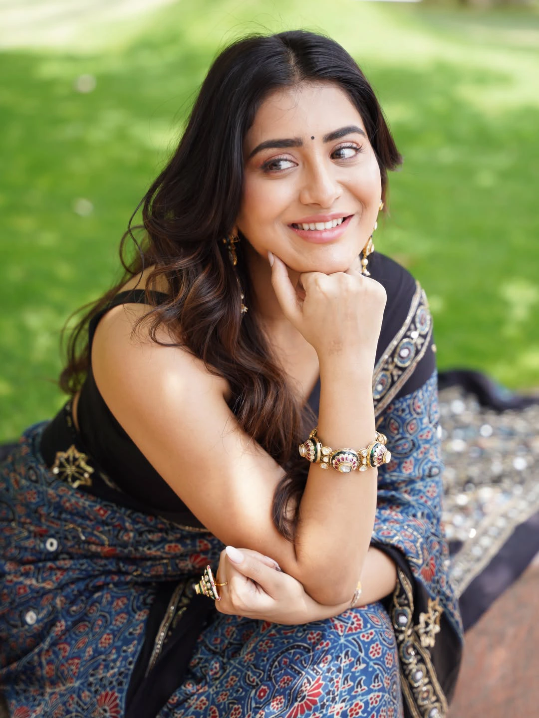 Rashi Singh Stunning Looks in Saree