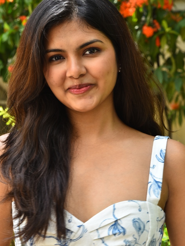Roopaa Srinivas Cute Photos