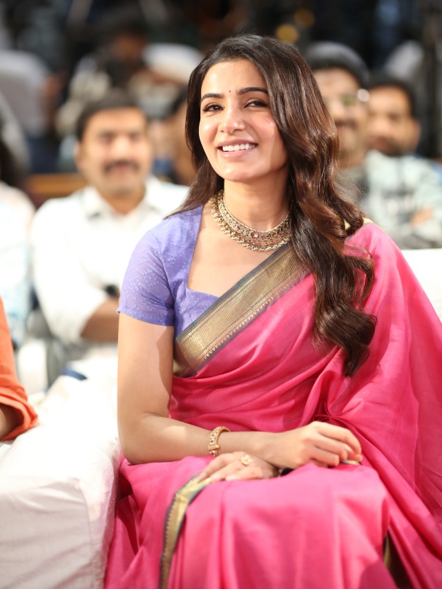 Samantha Cute Looks in Maa Inti Bangaram Success Meet