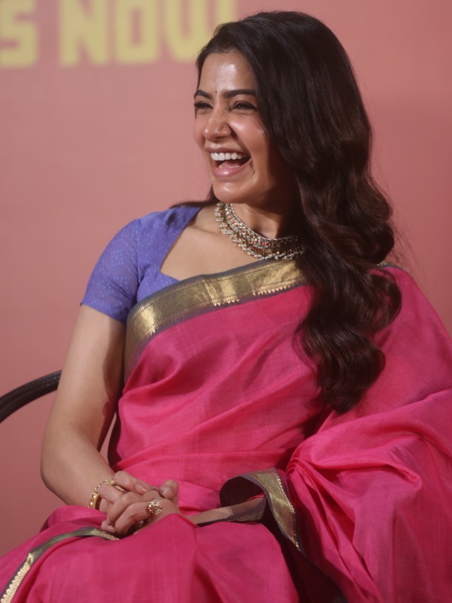 Samantha Cute Looks in Maa Inti Bangaram Success Meet