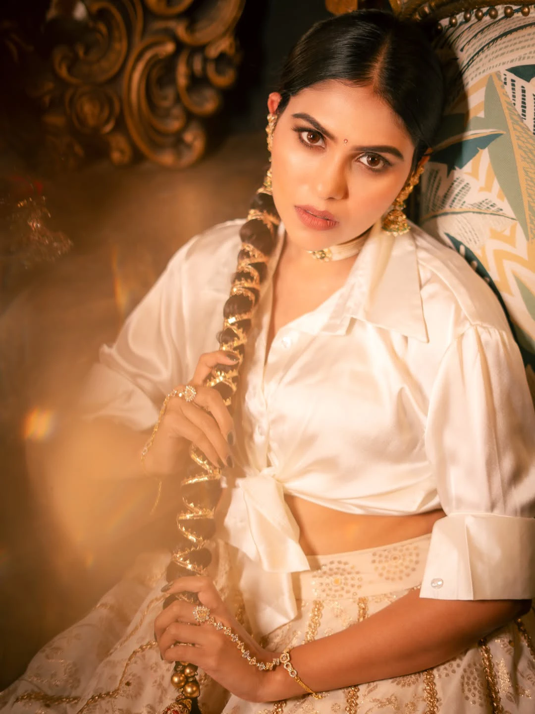 Jabardasth Satya Sri Royal Look