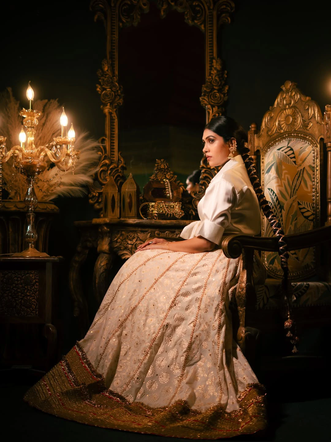 Jabardasth Satya Sri Royal Look