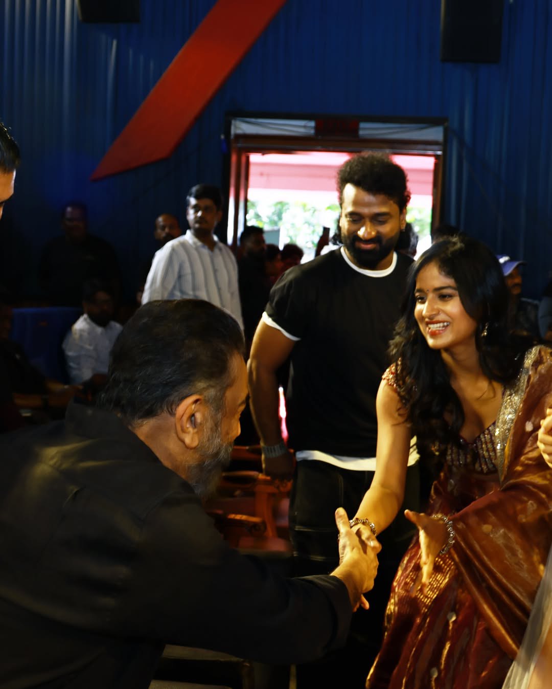 Shalini Kondepudi Shares Sing Geetham Working Stills