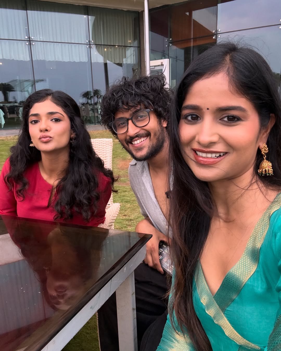 Shalini Kondepudi Shares Sing Geetham Working Stills
