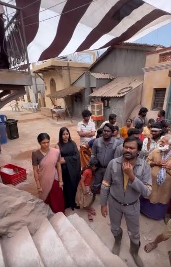 Shalini Kondepudi Shares Sing Geetham Working Stills