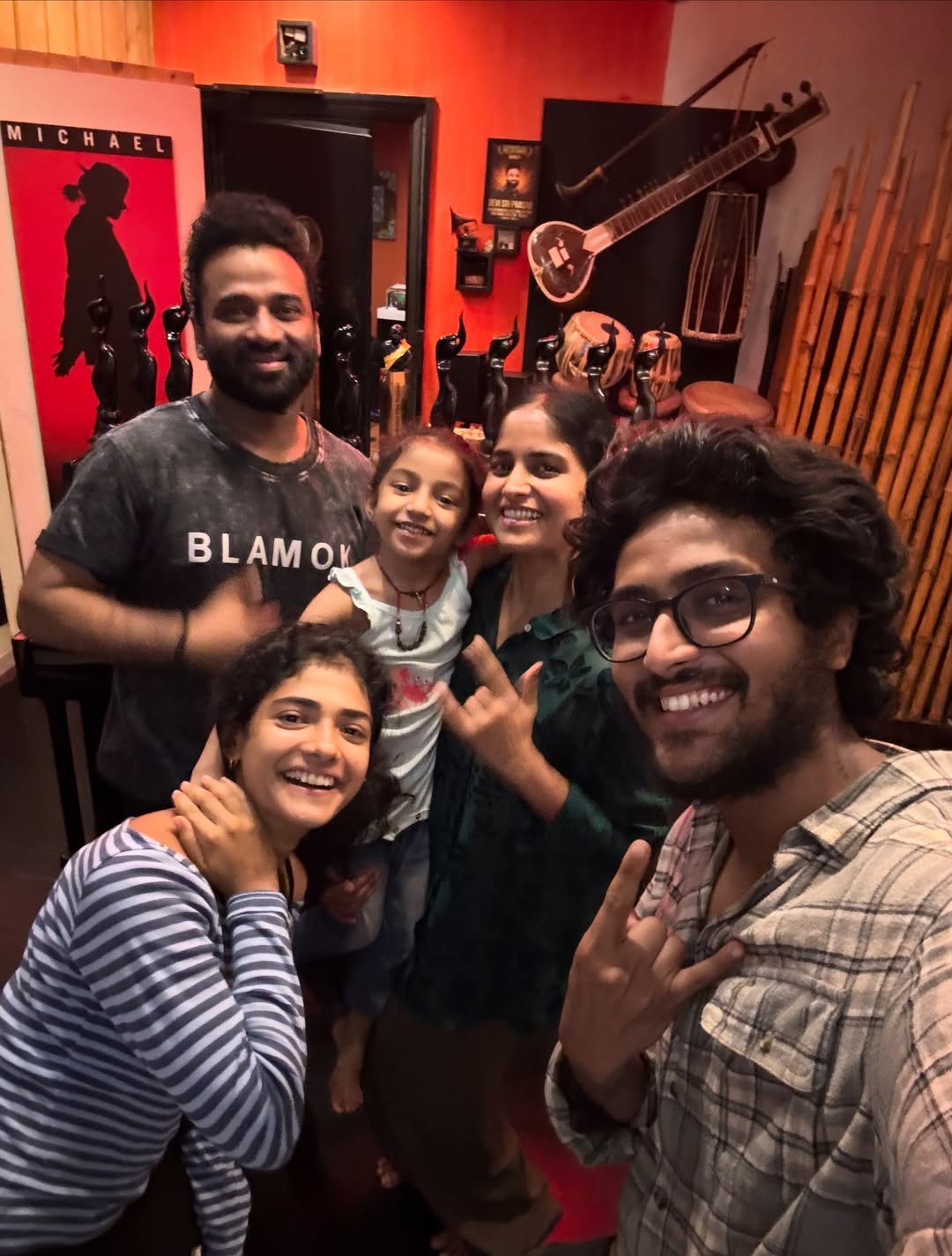 Shalini Kondepudi Shares Sing Geetham Working Stills