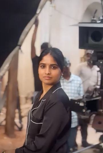 Shalini Kondepudi Shares Sing Geetham Working Stills