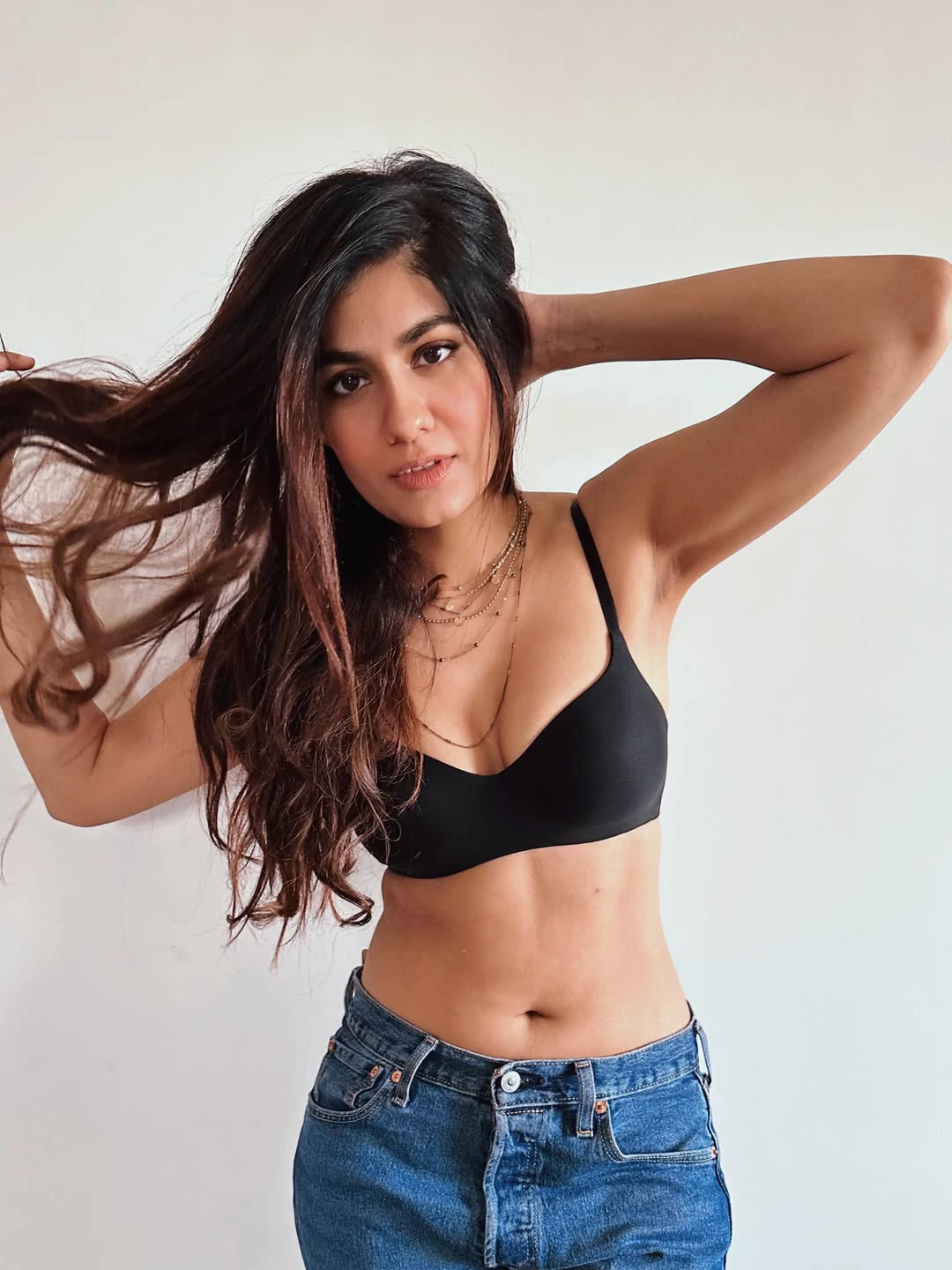 Shreya Dhanwanthary Bold Photos