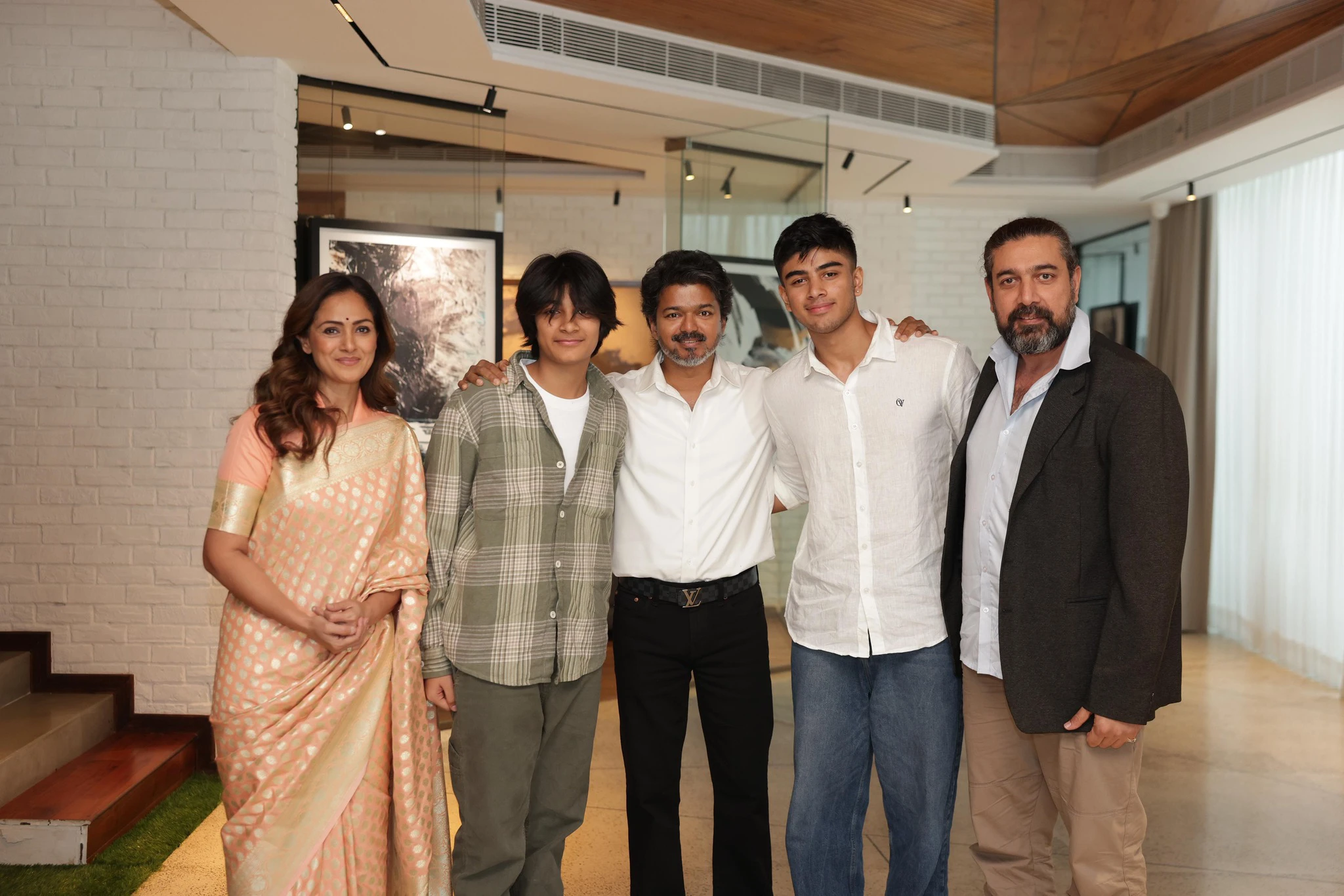 Simran Meets CM Vijay with Family