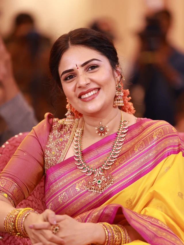 Sreemukhi Traditional Looks from Maa Inti Bangaram Pre Release Event