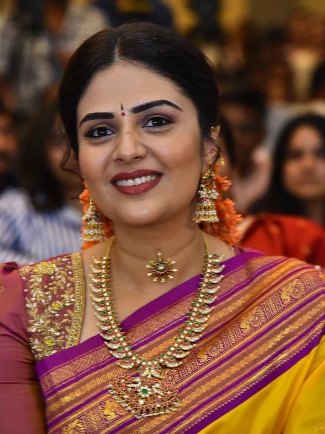 Sreemukhi Traditional Looks from Maa Inti Bangaram Pre Release Event
