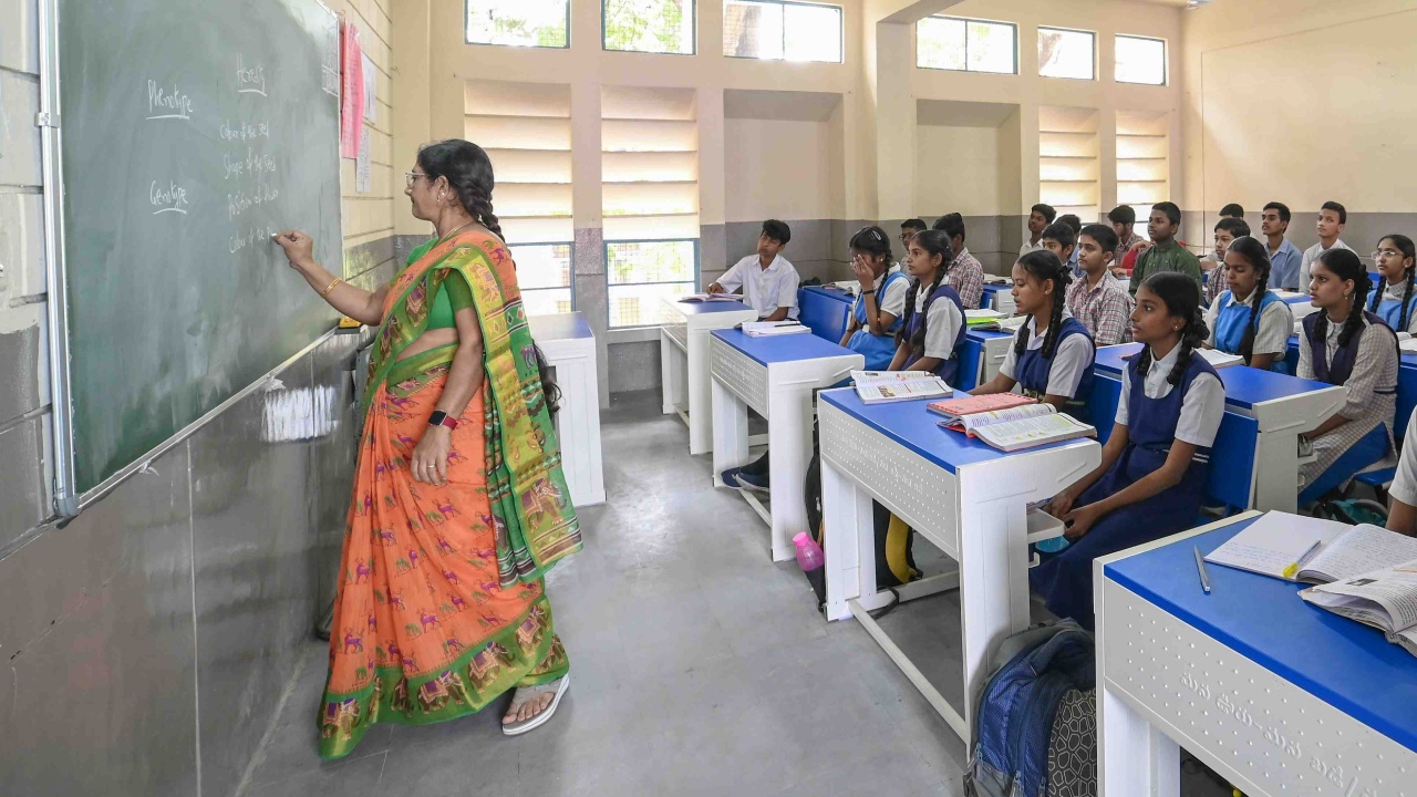 Telangana Govt : TGPSC నుంచి మరో నోటిఫికేషన్ విడుదల.. 24 పోస్టులు.. లక్షకుపైగా జీతం.. అర్హతలు ఇవే..