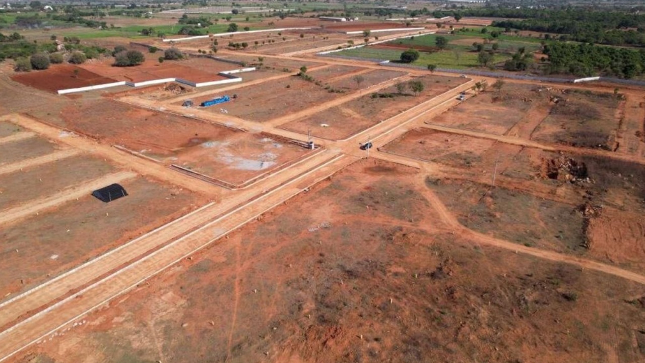 Telangana Land value : తెలంగాణలో భూముల మార్కెట్ విలువ పెంపు.. ఏఏ ప్రాంతంలో ఎంత పెంచారంటే? కొత్త ధరలు రేపటి నుంచే..