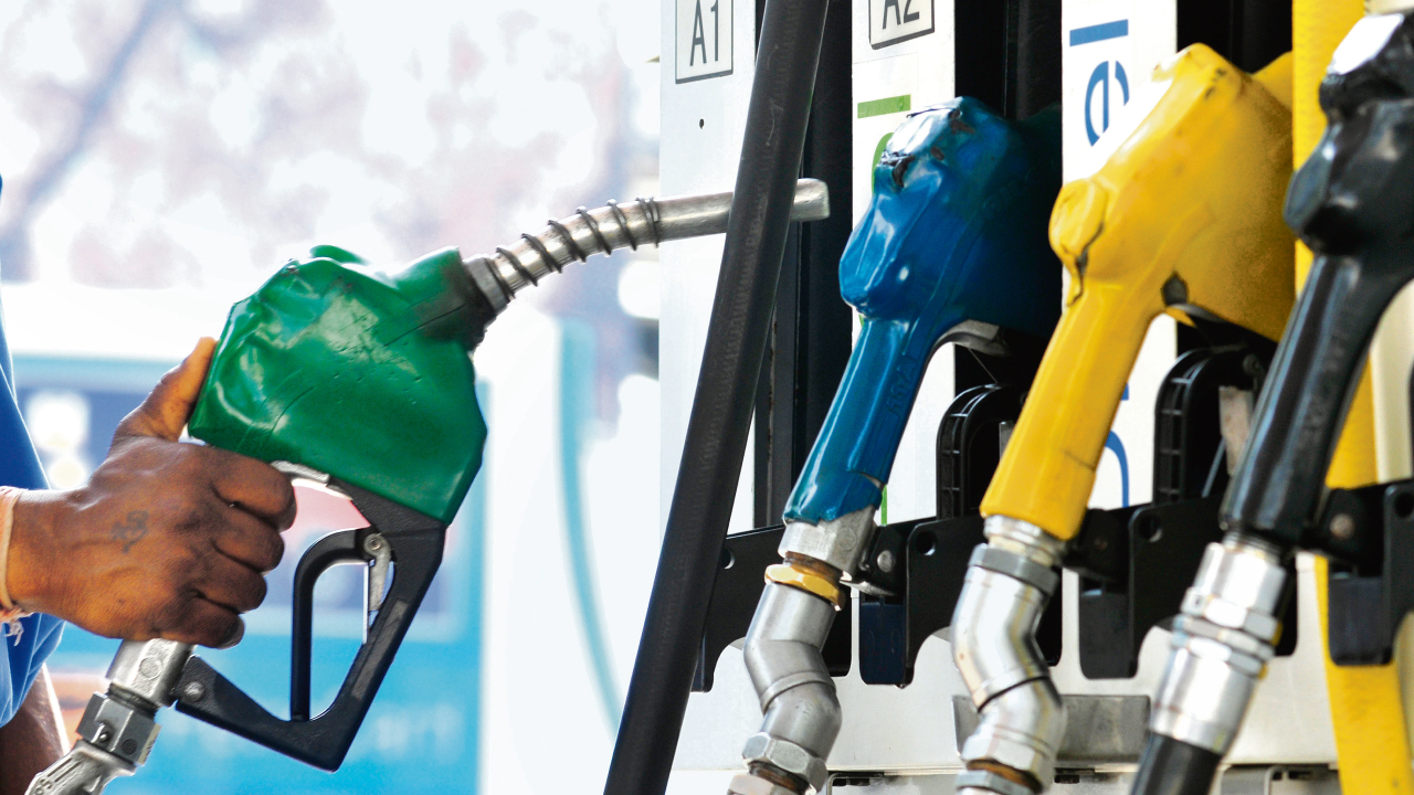 Petrol Diesel Prices: తెరుచుకున్న హార్ముజ్ జలసంధి.. భారీగా తగ్గుతున్న క్రూడ్ ఆయిల్.. భారత్‌ లో పెట్రోల్, వంటగ్యాస్ ధరల తగ్గుతాయా?
