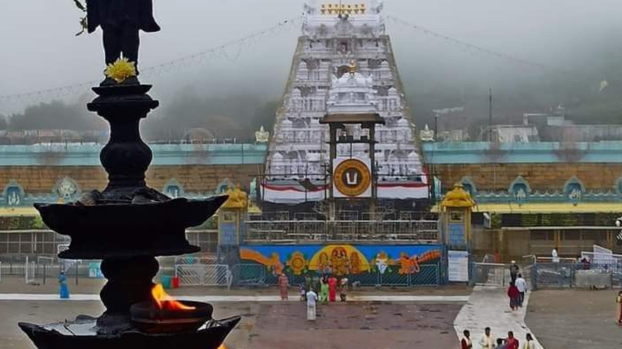 Tirumala : తిరుమల భక్తులకు అలర్ట్.. సెప్టెంబ‌ర్ నెల శ్రీవారి దర్శన టికెట్లు, రూముల కోటా విడుదల.. ఫుల్ డీటెయిల్స్ ఇవే..