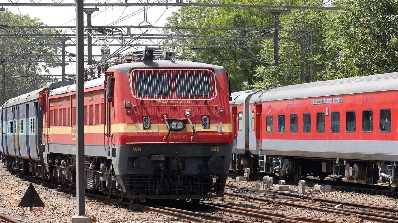 Trains cancelled : రైల్వే ప్రయాణికులకు అలర్ట్.. ఈ ప్రాంతాల మీదుగా వెళ్లే రైళ్లు రద్దు.. ఫుల్ డీటెయిల్స్ ఇక్కడ