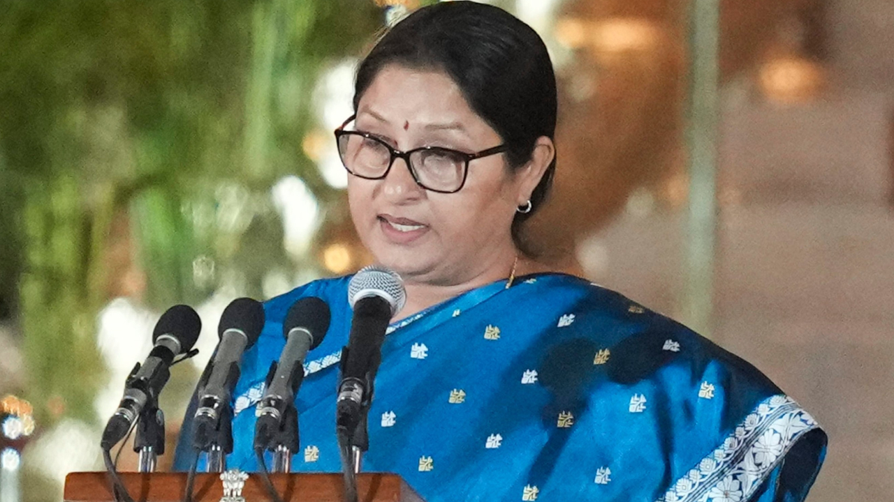 Union Minister Annapurna Devi: కామెడీ పేరుతో లేడీస్ మీద వెకిలి జోకులు వేస్తే.. కేంద్ర మంత్రి సంచలన కామెంట్స్..