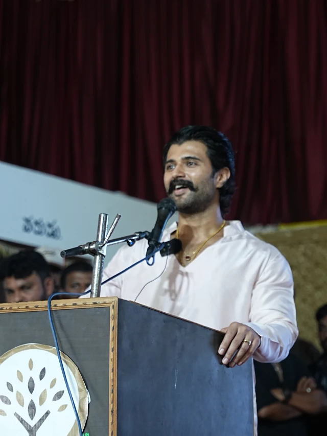 Vijay Deverakonda Rashmika Mandanna Cute Photos
