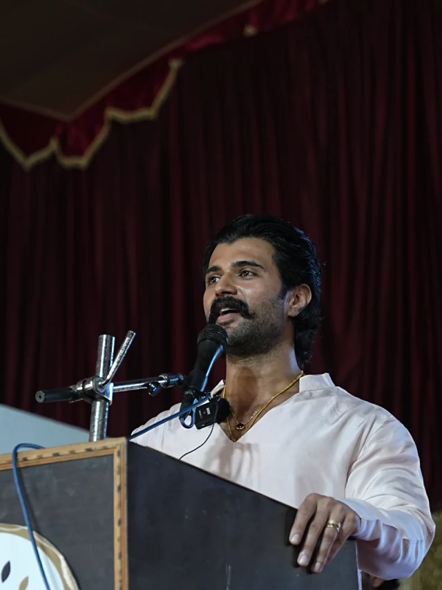 Vijay Deverakonda Rashmika Mandanna Cute Photos
