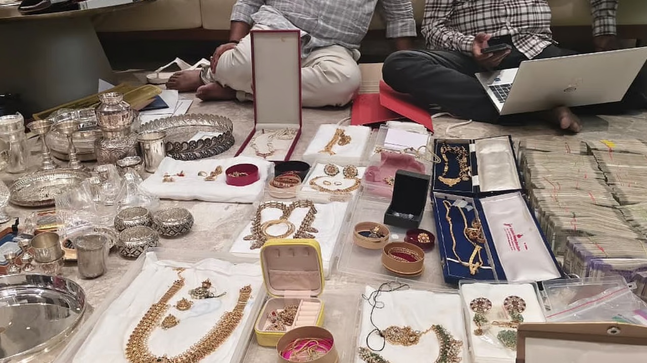 ACB Seized Assets : వందల కోట్ల అక్రమాస్తులు.. మరి ఆ డబ్బులు ఏం చేస్తున్నారు? వెనక్కి ఇస్తారా?