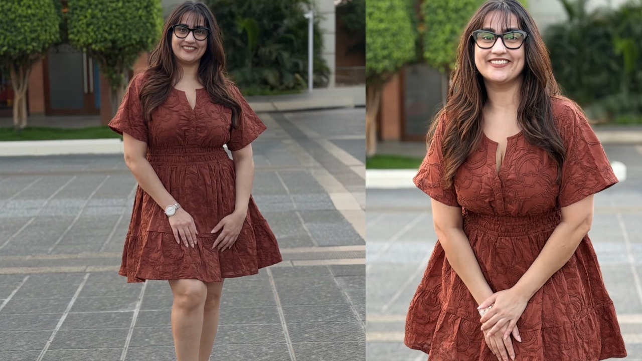 Anchor Manjusha : బుల్లి గౌనులో యాంకర్ మంజూష క్యూట్ లుక్స్..