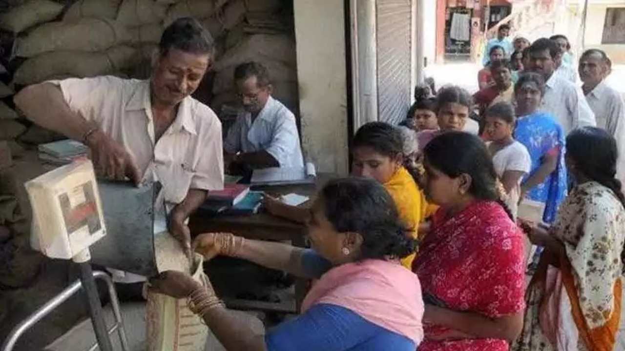 Ration Dealer Posts : ఆ జిల్లాలో రేషన్ డీలర్ల కోసం దరఖాస్తుల ఆహ్వానం.. ఎవరు అప్లై చేసుకోవచ్చు అంటే..!
