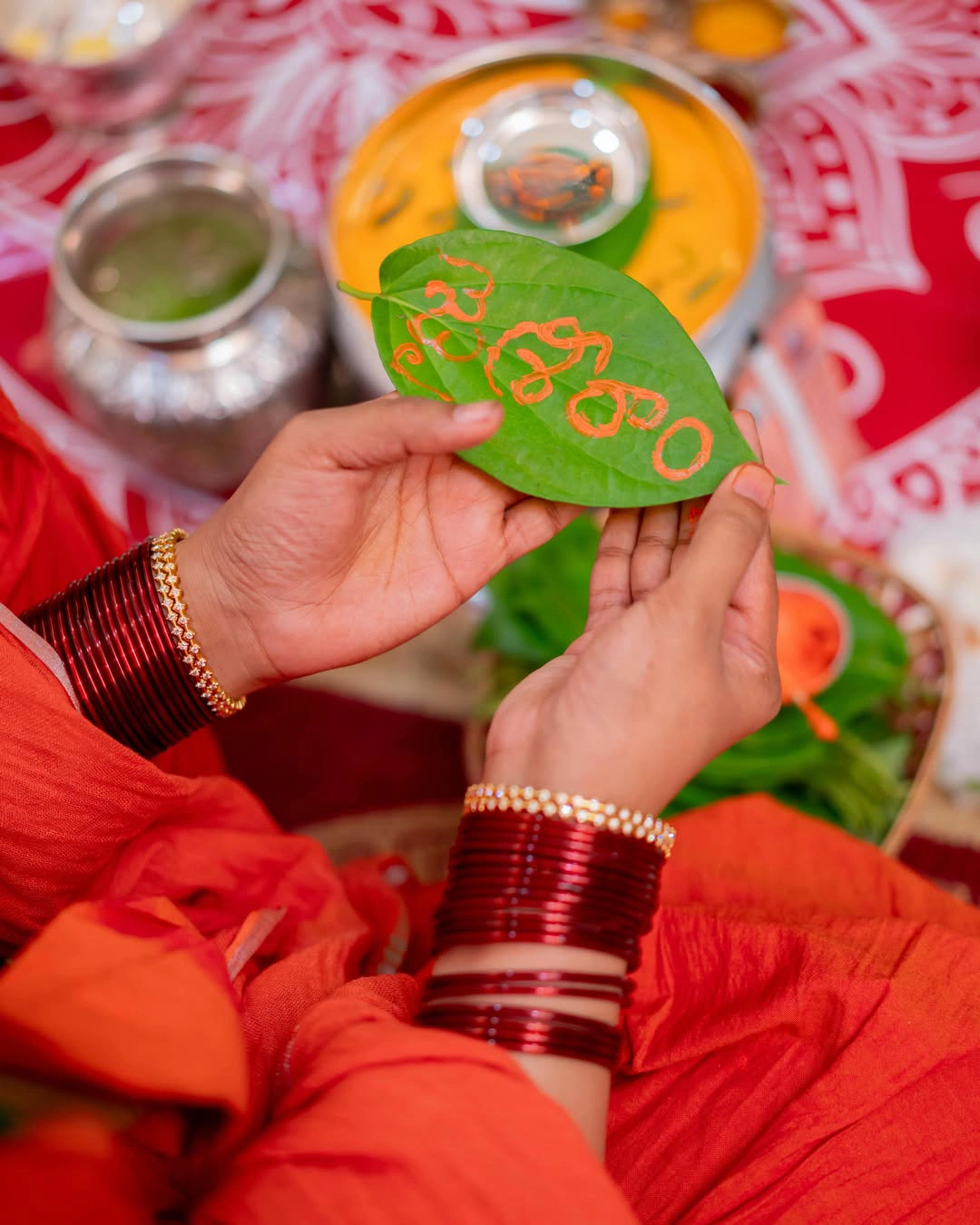Sravanthi Chokarapu Wears Hanuman Mala